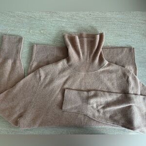 H by Halston Women's Turtleneck Sweater in Brown